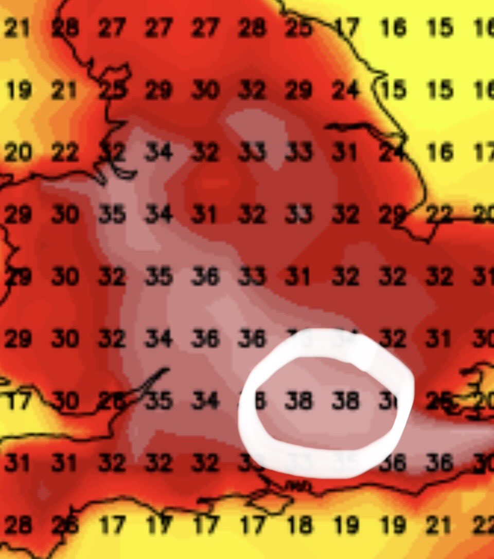 scnodrog's tweet photo. Friday, 26th June at 6pm 🥵 #heatwave #ukheatwave https://t.co/INOpvMLnYT