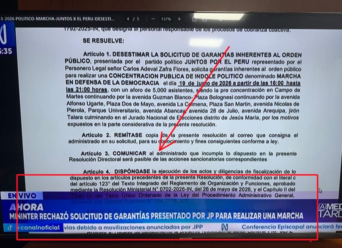 RobertoSanchP's tweet photo. Rechazamos la denuncia penal presentada por la Procuraduría Pública Especializada en Delitos contra el Orden Público contra dirigentes políticos, sociales y ciudadanos vinculados a la convocatoria de movilizaciones en defensa de la democracia y de la voluntad popular.

Defender el voto ciudadano y la soberanía popular no es delito. La protesta pacífica es un derecho constitucional. No aceptaremos la criminalización ni el amedrentamiento de quienes ejercen legítimamente sus derechos democráticos. Por justicia electoral 

#Democracia #Perú #SoberaníaPopular

@CIDH @OEA_oficial @TaniaReneaum @cnddhh @Defensoria_Peru