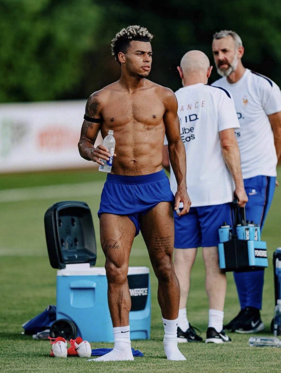 lucas_hby's tweet photo. Quelques statistiques physiques de la 1er journée de Coupe du monde 

Explication complète 
Données by @Gradient_Sports 

Explication scientifique 
Explication compréhensible pour tous https://t.co/hbm1GJXXRi