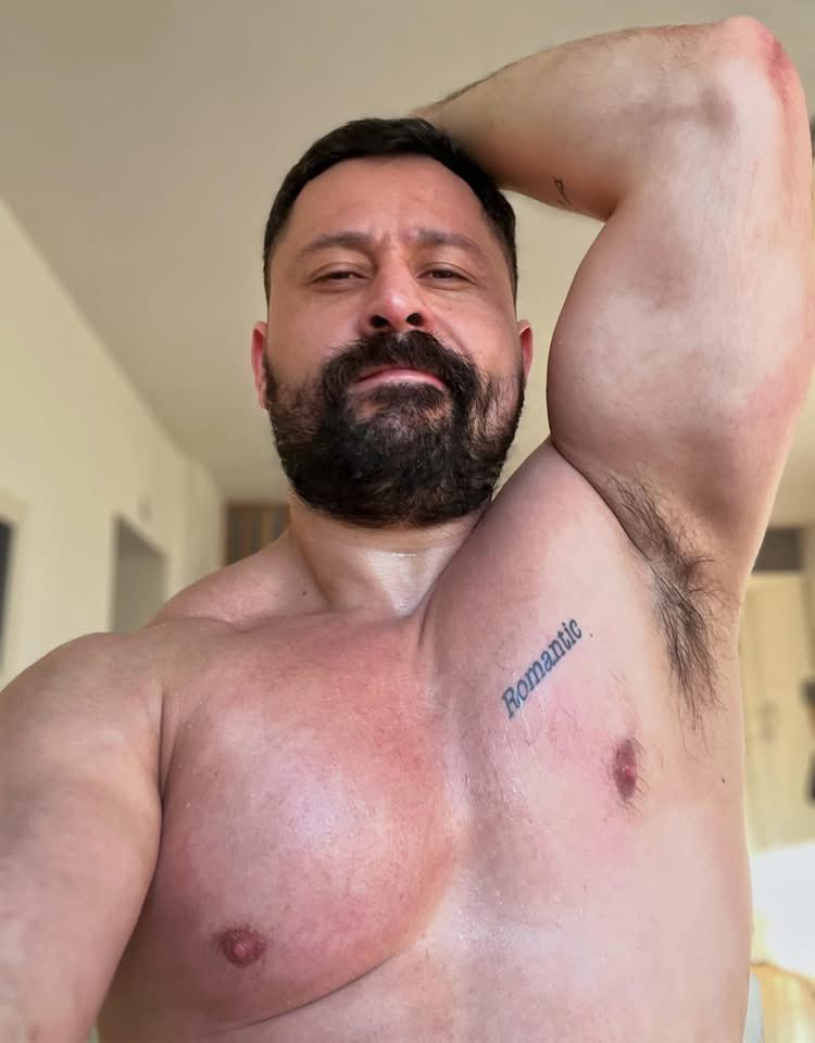 2 pic. I wanna be a kinky boy…💦🐽 https://t.co/y08GnWisrf