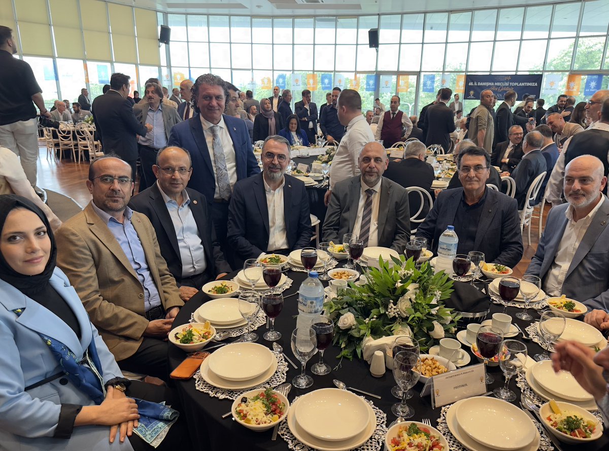 mustafa_yavuz16's tweet photo. 📌 Kuruluşundan Bugüne Aynı İnanç, Aynı Heyecan…

AK Parti Genel Başkan Vekilimiz Sayın Efkan Ala’nın katılımıyla, Bursa İl Başkanlığımızın organize ettiği 65. İl Danışma Meclisi Toplantısı’nda, partimizin kuruluşundan bugüne görev almış il ve ilçe başkanlarımız, teşkilat mensuplarımız ve belediye başkanlarımız ile bir araya geldik.

Bu davaya katkı sunan tüm yol arkadaşlarımıza teşekkür ediyor, toplantımızın hayırlara vesile olmasını diliyorum.