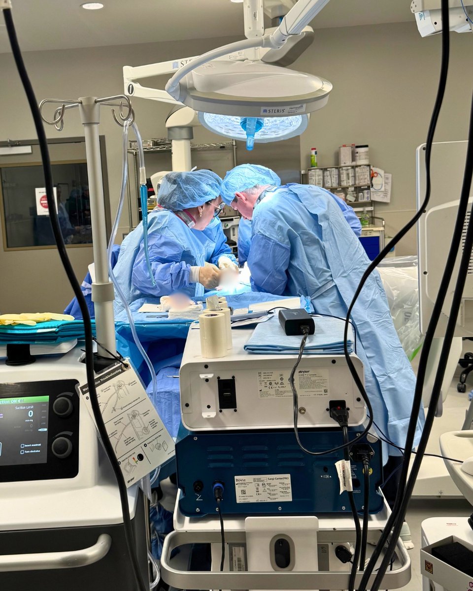 UB_Neurosurgery's tweet photo. The inaugural Emerging Spine Tech &amp; Concepts course brought neurosurgery residents &amp; fellows from the U.S. &amp; Canada to Buffalo for hands-on learning. Thanks to our faculty, @jacobsinstitute, Atlas Surgery Center &amp; sponsors, @globusmedical, @siboneinc, Acuity, icotec &amp; @carlsmed. https://t.co/GDGeRu2lgE