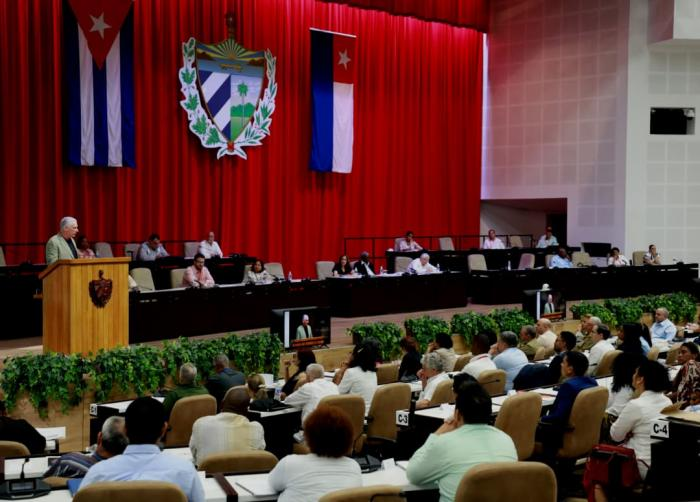 finanzasprecios's tweet photo. Buenos días #Cuba 🇨🇺 !!!
"Somos una nación que ha hecho de la necesidad una oportunidad, y que más de una vez convirtió reveses en victorias. Hoy no podemos ser menos, solo tenemos una opción: ¡Vencer!" @DiazCanelB 
#MiMoncadaEsLaPatria #LaPatriaSeDefiende #CubaVencerá https://t.co/dttSIRMqCg