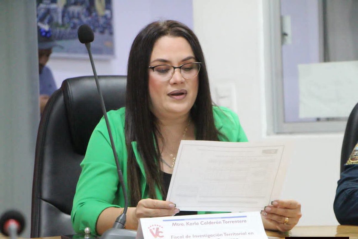 evelyn_parraA's tweet photo. 📍292ª Sesión de Gabinete
Esta mañana llevamos a cabo la 292ª Sesión de Gabinete, donde revisamos avances, fortalecimos estrategias y coordinamos acciones para seguir mejorando los servicios y la atención que brindamos a las y los vecinos de Venustiano Carranza.
El trabajo en equipo y la coordinación permanente son clave para seguir dando resultados. 💪🏽✨
#TrabajandoPorTi #VenustianoCarranza #GobiernoQueDaResultados