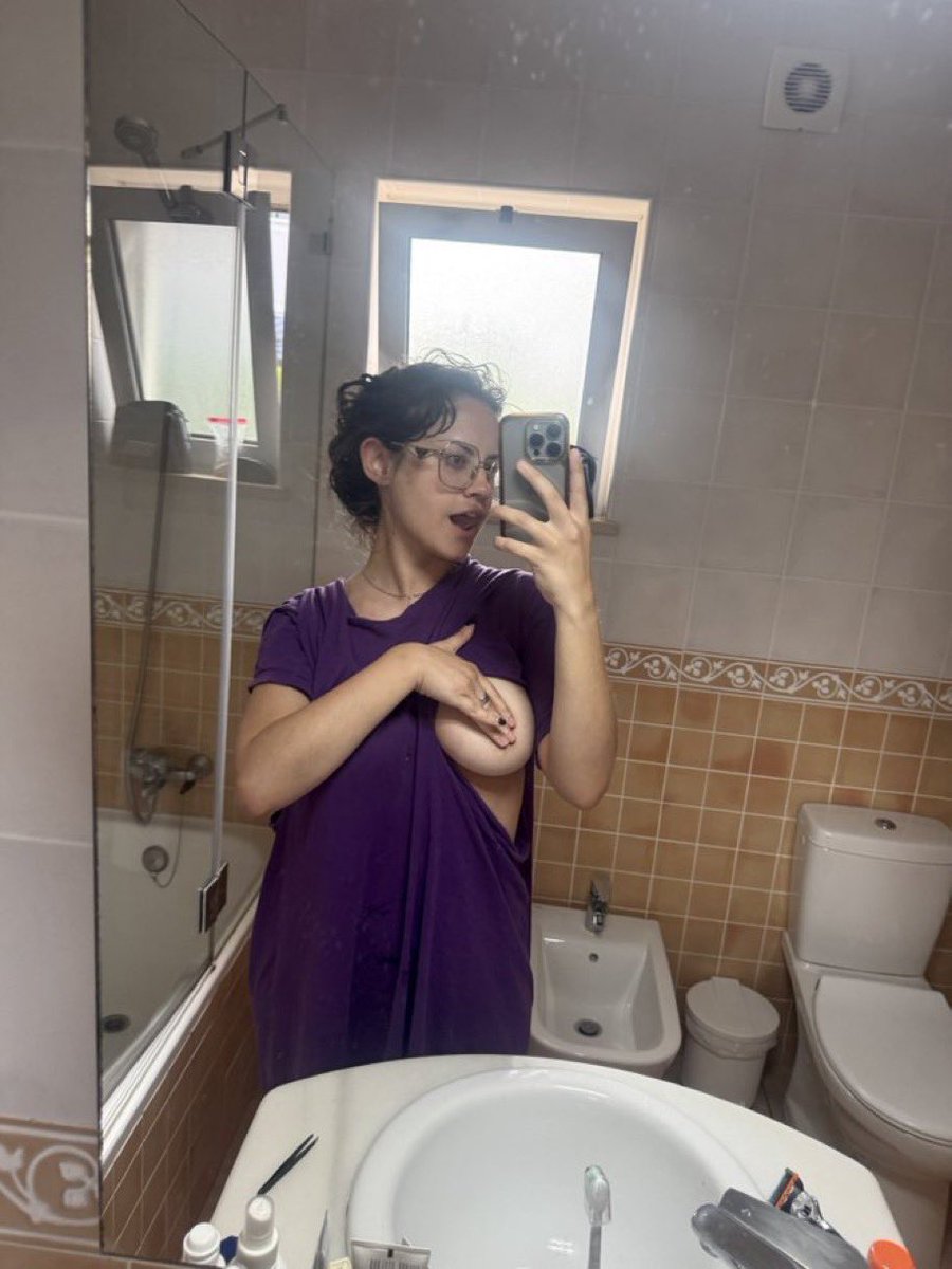 onelastaco56's tweet photo. Say hi and I will send you pics without cloth on https://t.co/qaP95Jbewj