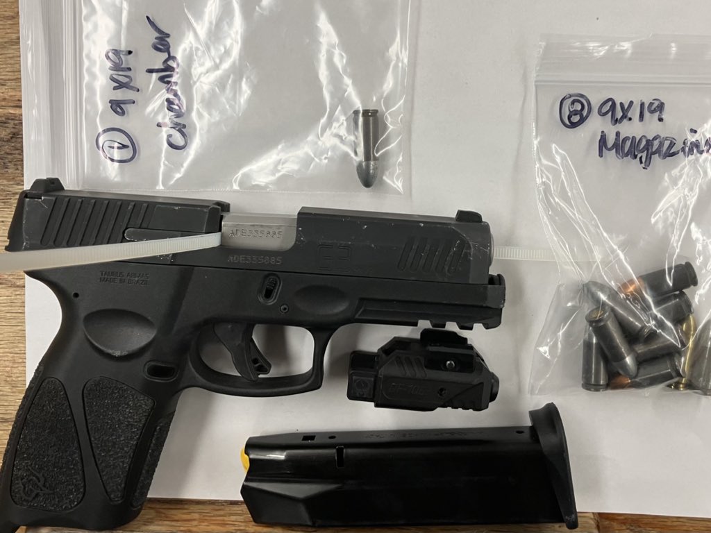 NYPD48Pct's tweet photo. Your officers heard gunshots ring out nearby. Without hesitation, they ran directly toward the sound. They observed a suspected gunman, prompting a foot pursuit. During the chase, the suspect tripped &amp; dropped a firearm. Officers quickly apprehended him &amp; safely recovered the 🔫. https://t.co/n2SOJO1K7M