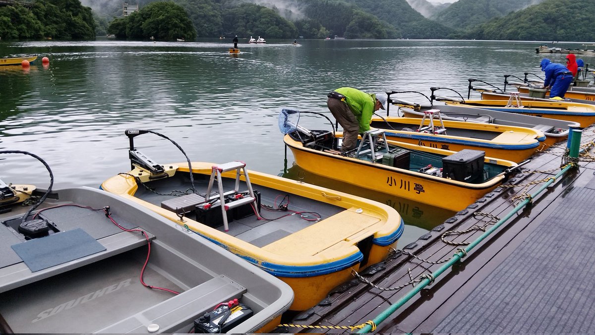 OGAWATEI_boat's tweet photo. 6/20(土)おはようございます☁

午前5時30分の相模湖
水位　満水△50cm
水質     やや濁り、アオコあり
水温     20.8℃
曇天☁　雨時々曇りの予報
最高気温23℃   風速1m🍃

皆さま、良い週末を❗
#相模湖 #小川亭 #ブラックバス 
本日の日の出 ∶午前4時24分　
雨上がりの相模湖
午前４時台は土砂降り☔
　皆さん元気に出船🚣🚣🚣
明日は曇り予報に変わりました