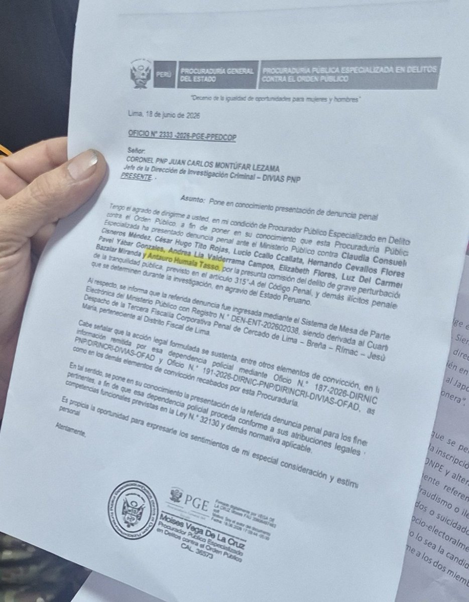 ysmael_tasayco's tweet photo. #URGENTE
Procuraduría Pública especializada en delitos contra el orden público denuncia a Antauro Humala, Claudia Cisneros, Hernando Cevallos y otros, por el presunto delito de grave perturbación a la tranquilidad pública 👇🏾 https://t.co/95QzIRCjsc
