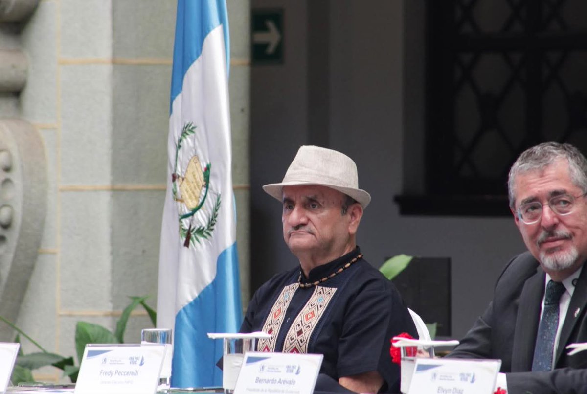 LIGAGHM2017's tweet photo. Hoy en Palacio Nacional se presentó el Mecanismo Humanitario de Búsqueda de Desaparecidos en el conflicto armado interno, con la presencia del presidente Bernardo Arévalo, la COPADH, CONAVIGUA, FAMDEGUA, FAFG y la LIGA DE HIGIENE MENTAL. https://t.co/gJ5TIv5WLK