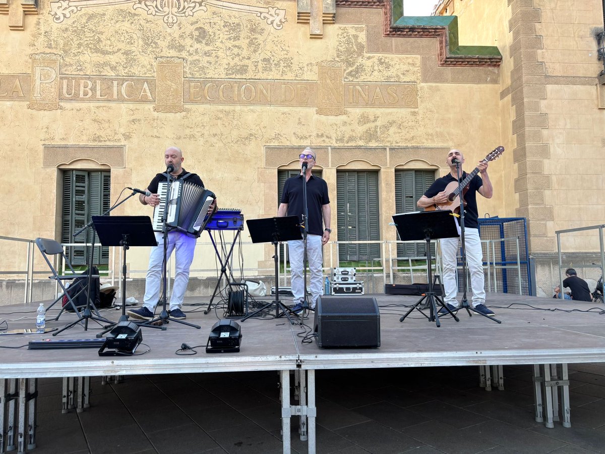 agosarada's tweet photo. 🎶 Avui hem gaudit d’un concert d’havaneres amb el grup Norai! 🎶

Una tarda plena de música, records i bon ambient, compartint cançons tradicionals que ens han fet passar una estona molt agradable plegats. https://t.co/G5jOMWDuOO