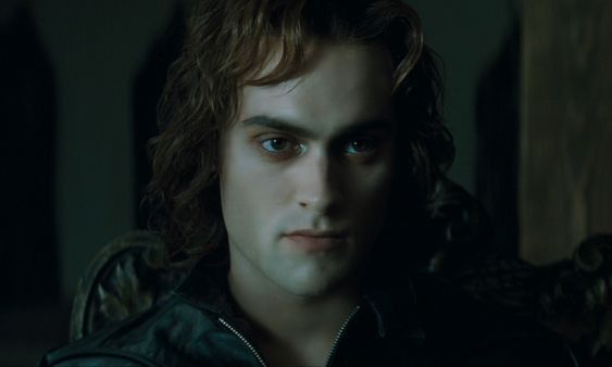 shanecardigan's tweet photo. oh gent esss irmão do lestat... https://t.co/WPxcFdzPT8