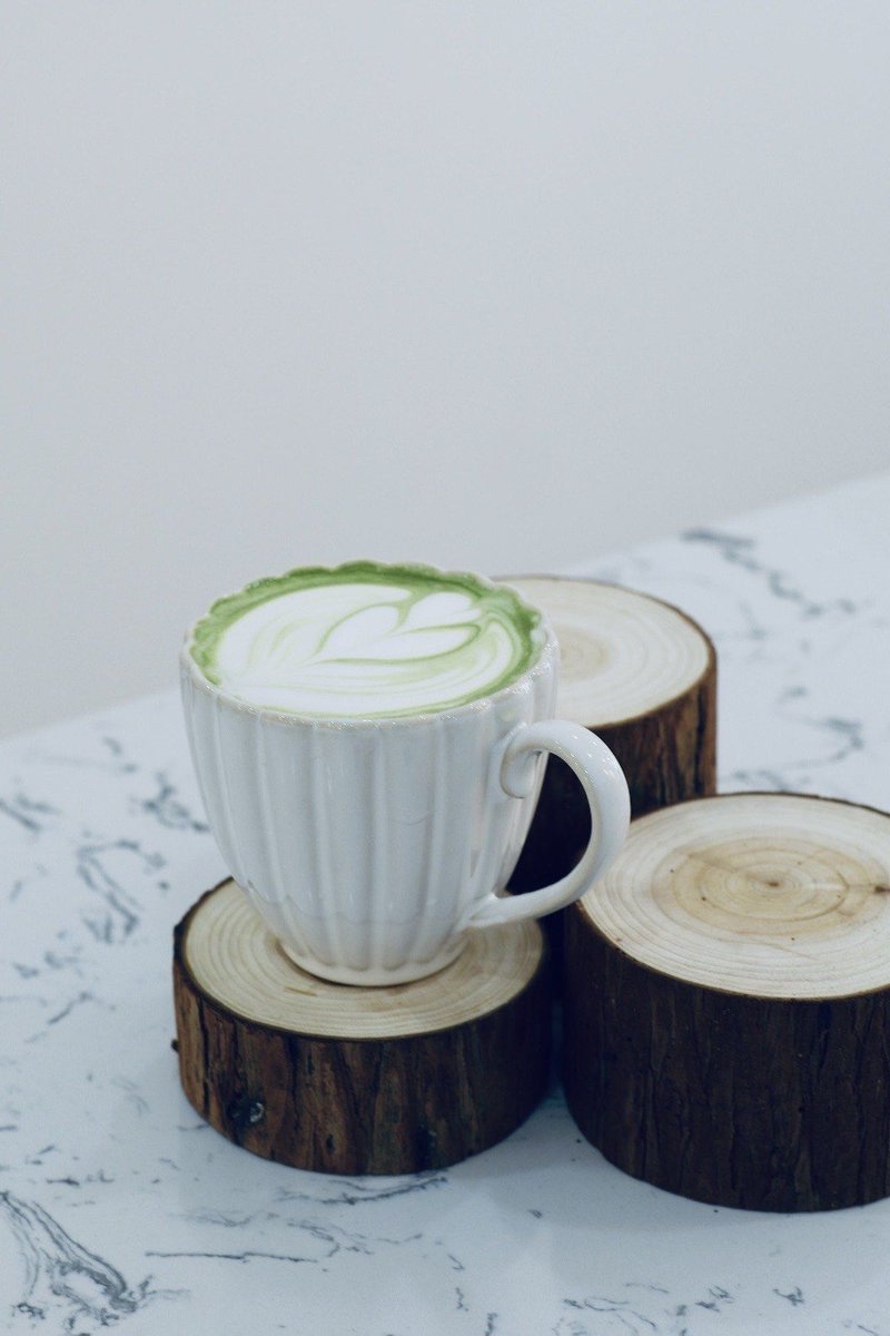 oliphant2161's tweet photo. Just had the creamiest matcha latte and buttery scone combo—small joy, big vibe today!， https://t.co/Fno6kQUENg