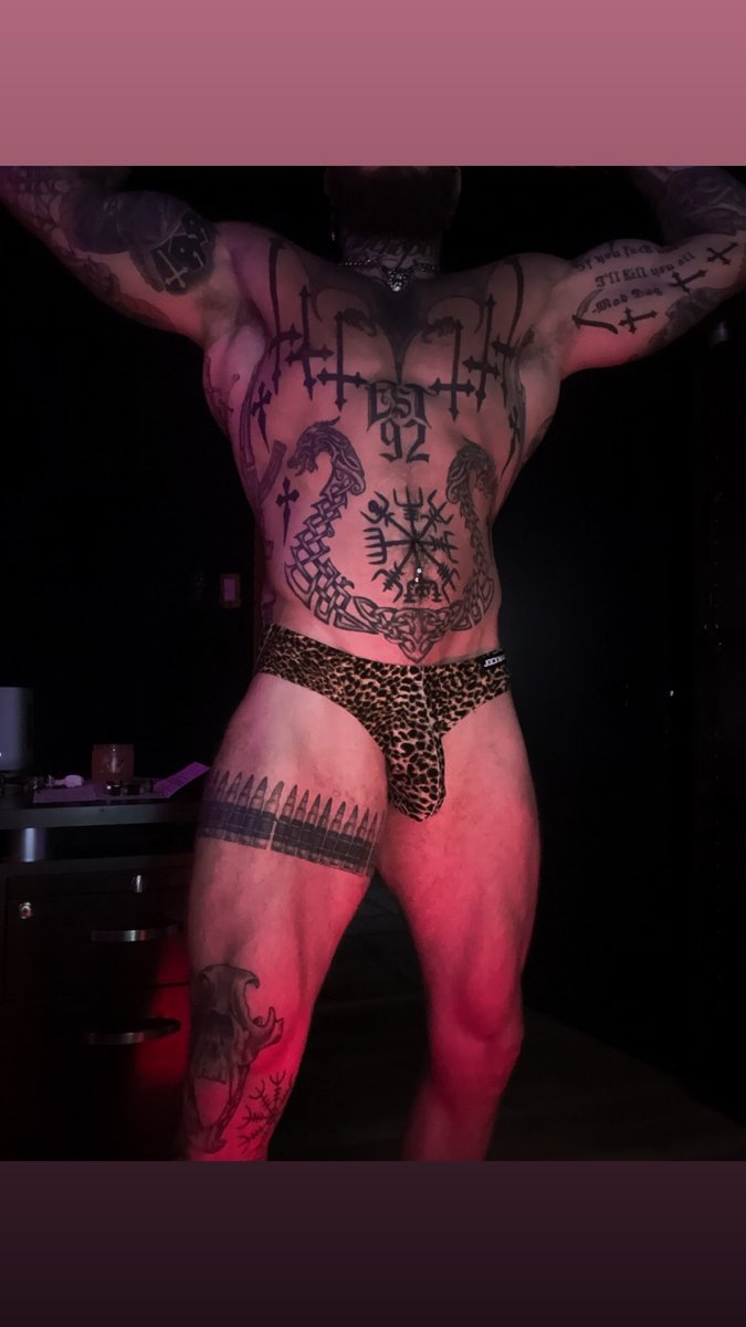 EndowedTattoo's tweet photo. Bodyshop 

#bodybuilding #leopard #daddy #hung #dancer https://t.co/8VoV3K0vZ0