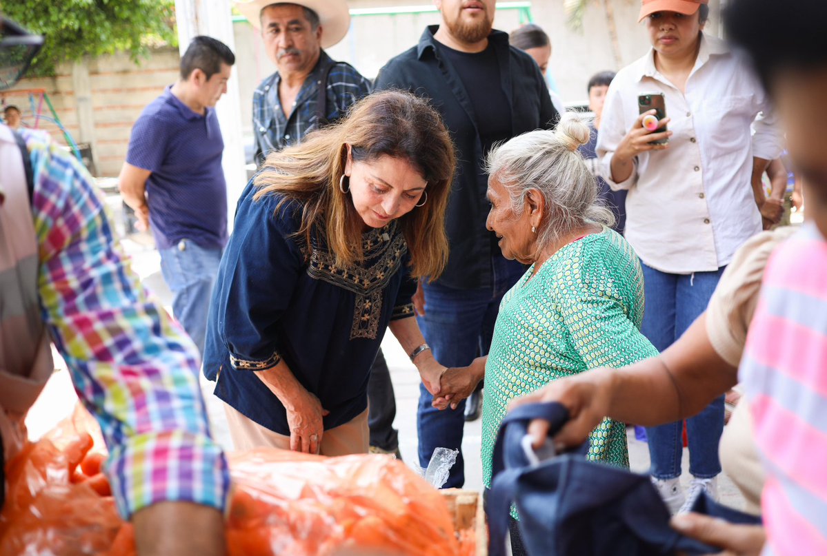 margarita_gs's tweet photo. En Acamilpa participamos en la asamblea comunitaria de Territorios de Paz y Buen Vivir, donde conocimos los avances de los proyectos que fortalecen el bienestar de las familias.

Revisamos acciones como Petates de Colores y las actividades de capacitación que se desarrollan en coordinación con ICATMOR.

¡Me dio mucho gusto constatar que este programa sigue dando resultados en beneficio de las comunidades!

#LaTierraQueNosUne