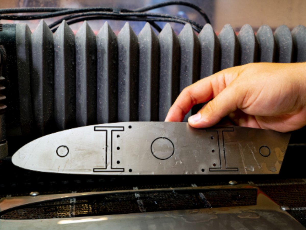 MatterHackers's tweet photo. The WAZER Desktop brings waterjet cutting to any garage, workshop, or classroom. Cut metal, glass, stone, ceramic, and more with engineering-grade precision in a compact 47 x 27 inch footprint. Built for makers, artists, and small businesses.

Request a Quote → https://t.co/VhZEMlAVO1
#MatterHackers
