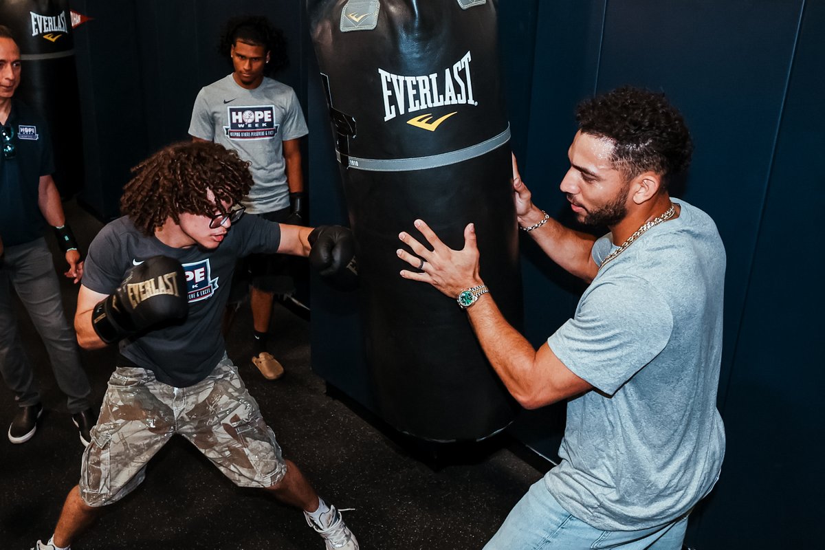 Yankees's tweet photo. For the final day of HOPE Week 2026, we recognized Jay Bulger and his nonprofit, Bronx Legends Boxing Academy 🥊

Just 1.5 miles north of Yankee Stadium, the boxing gym changes young people’s lives through discipline and determination. The free, structured after-school boxing program fosters a culture of mentorship, integrating academic support, tutoring and SAT preparation into its holistic mission.