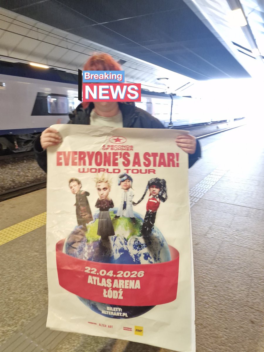 hehemillyx's tweet photo. tymczasem ja i mój darmowy plakat ze śmietnika https://t.co/gfXivERF9u