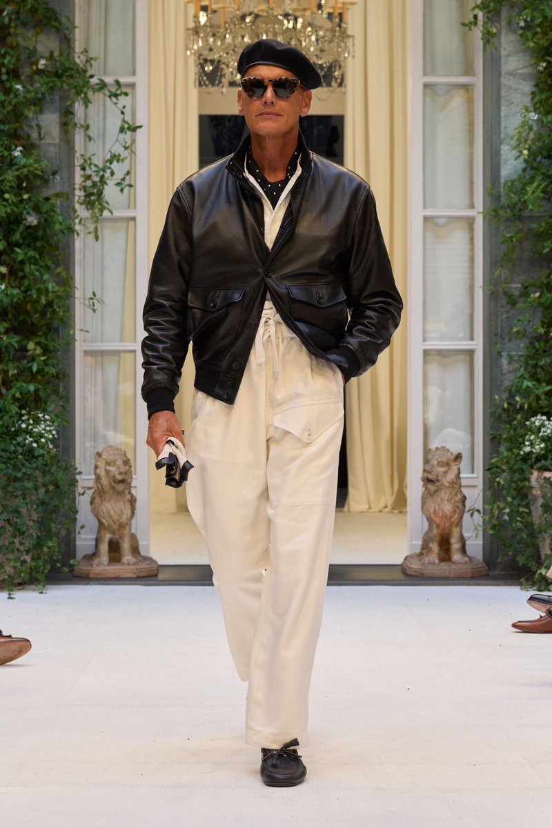 mohvmsm's tweet photo. بعض من جاكيتات Ralph Lauren الرجالية الجديدة.

عجيب كيف رالف لورين عنده قدرة خاصة في مخاطبة مختلف الأجيال في مجموعة واحدة. وهو، رغم كل المصممين الجدد والأفكار الجديدة اللي ظهرت في الأزياء الرجالية، لايزال قادر على لفت النظر.

مُبدع وعبقري. هذه أناقة لا يُمكن منافستها. https://t.co/FDPHCZaPto