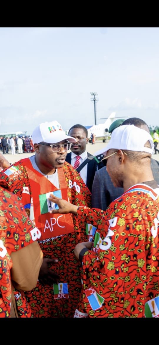 Apc_NGGG's tweet photo. HE. Gov. @ubasanius Chairman National Campaign Council (CNCC) for Ekiti Governorship Election ably represented by @AtikuSankey the Kaduna State Apc Chairman as Arewa Community in Ekiti endorses HE. Gov. @biodunaoyebanji re-election bid https://t.co/w44bnae0gK