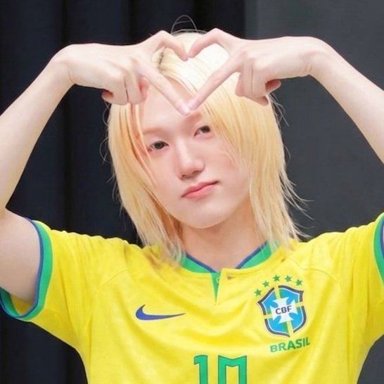 seobmina's tweet photo. DEU RUIM! 🚨: Endrick ficará no banco e Jongseob será titular no duelo do Brasil contra o Haiti nessa sexta. https://t.co/6Y9LjPd2eN