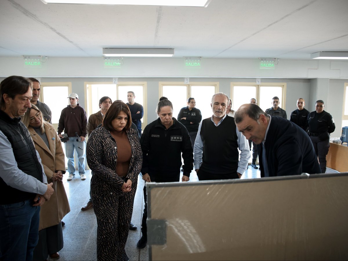 NadiaFernandezV's tweet photo. Recorrimos las obras del Módulo 3 y del Centro Penitenciario de Máxima Seguridad (CEMAX) del Complejo Carcelario N.º 1 Reverendo Francisco Lucchese, en Bouwer, junto con el Ministro de Infraestructura y Servicios Públicos, Fabián López.

Estas nuevas instalaciones representan un paso fundamental para fortalecer la capacidad operativa del sistema penitenciario de Córdoba, con más infraestructura, planificación y recursos.

La inversión en obras es una decisión estratégica, pero su verdadero valor se potencia con el compromiso, la capacitación y la vocación de servicio de los agentes del @spdecordoba, que todos los días trabajan para garantizar el orden, la seguridad y el cumplimiento de la ley.