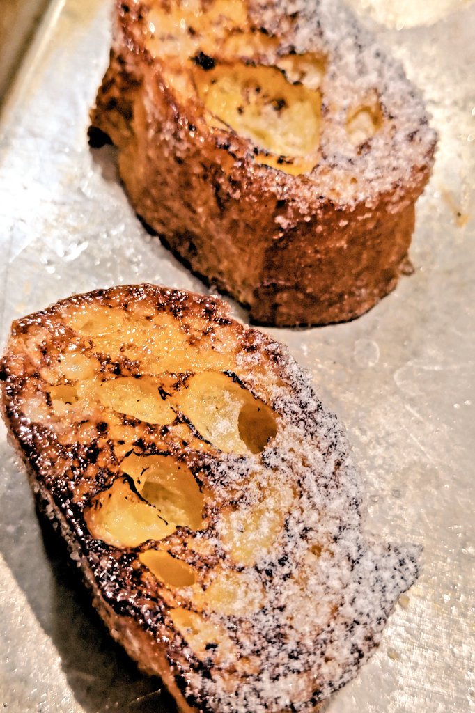 BreadPlusTO's tweet photo. 富山県高岡市からおはぷらすですー！

寝坊- =͟͟͞͞ =͟͟͞͞ ﾍ( ´Д`)ﾉ

今日、明日は皆様お待ちかね！
大辛口ビーフカレーパン販売します✨
ぼくは辛いのが得意じゃないので食べると涙目になります！なので6個しかありません⁝( `ᾥ´  )⁝

本日もブレプラ元気に8時オープンです！🫶 https://t.co/8Vyt9p3u50