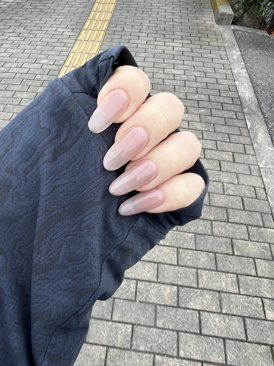 yu_starting's tweet photo. 今回の爪です
透け感がイイ🌹 https://t.co/IXXvI03qGn