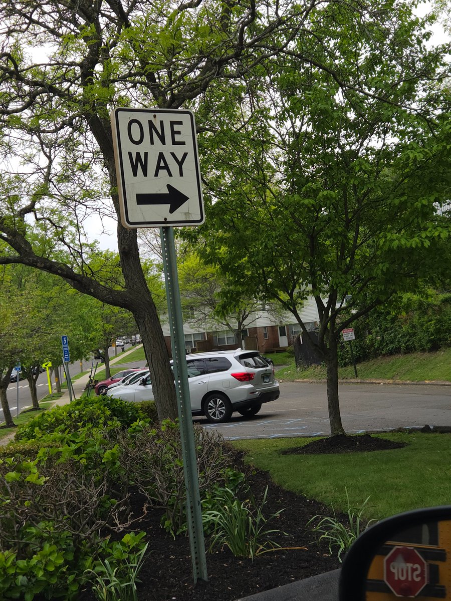 ArcEng9154644's tweet photo. Did anyone see Renée pass through this lot?

#LeftBanke https://t.co/I0DR4CYXdL