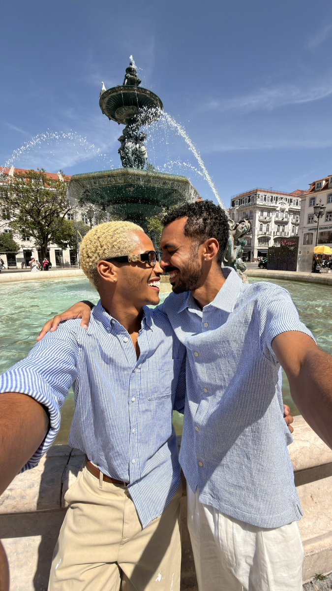 Danilinho's tweet photo. Dia do meu melhor amigo e grande amor! Feliz aniversário, vida! Viva você e toda sua beleza, elegância e genialidade. Dono do sorriso mais lindo desse mundo! 🤍🫀🫂🎉👨🏾‍❤️‍💋‍👨🏾 https://t.co/eDlr66BJZg