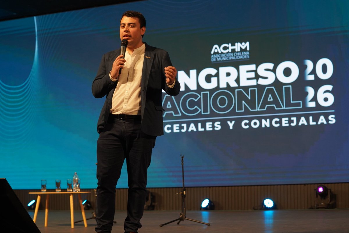 ACHMChile's tweet photo. 👏🏼 Finalizó el histórico Congreso Nacional de Concejales y Concejalas ACHM 2026.

Más de 900 ediles de todo Chile se reunieron en Coquimbo para dialogar, fortalecer conocimientos e impulsar iniciativas clave para los concejos municipales. https://t.co/bgtwfDocBl