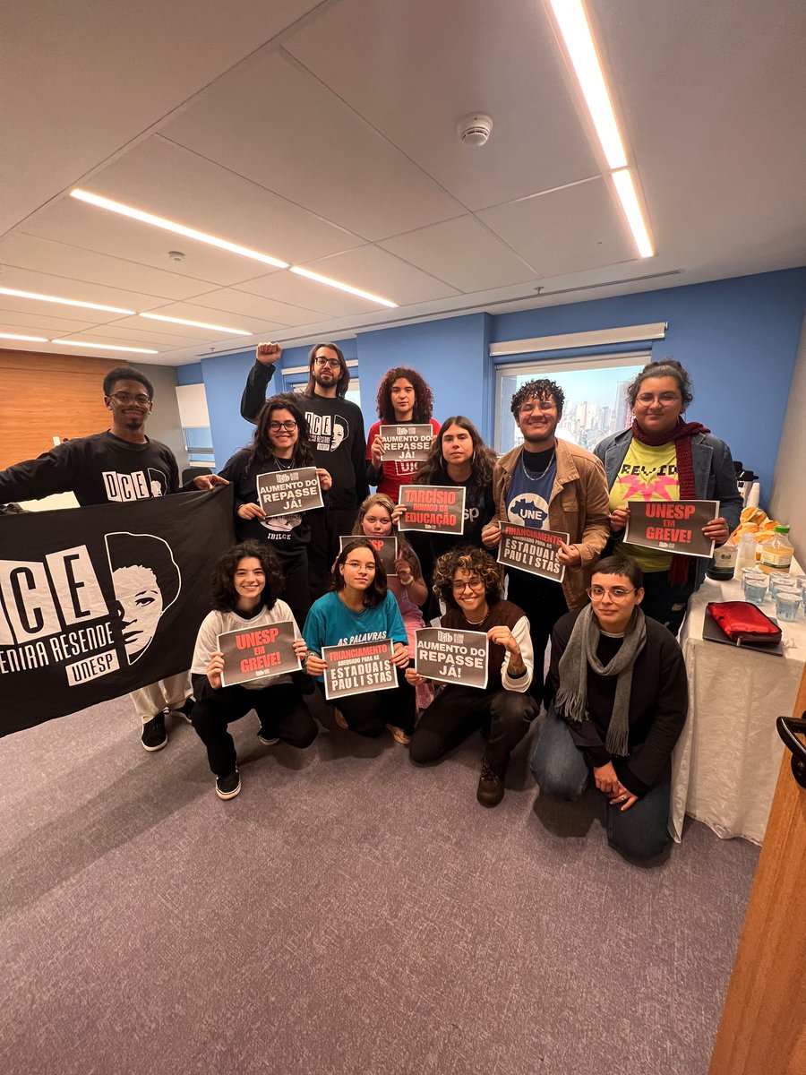 _guinorante's tweet photo. Essa é para quem disse que os estudantes da UNESP não conquistariam nada após o fim da greve da USP e da Unicamp.
Depois de 7 horas de mesa de negociação, saímos com vitórias importantes e seguiremos na luta!
Quem luta conquista! Parabéns ao DCE da UNESP e ao movimento de greve! https://t.co/R9e6BINNyZ