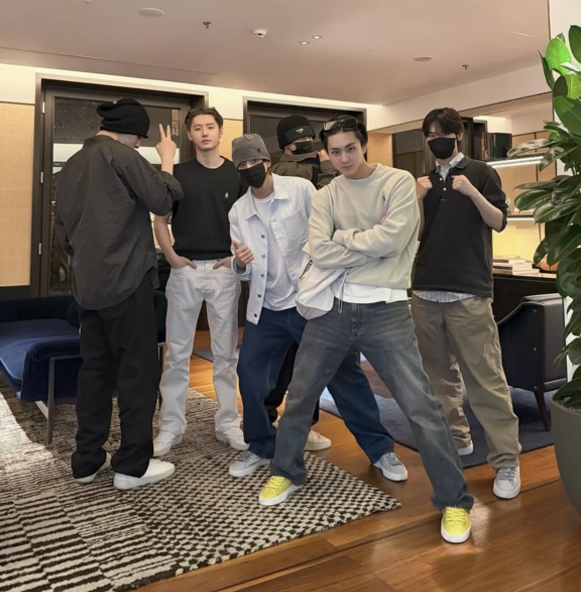 pocketzgallery's tweet photo. ENHYPEN 

#PRADAxENHYPEN 
#PRADASS27 #ENHYPEN https://t.co/KCdiEE8q5U