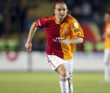 GsGazete's tweet photo. 🗣 Caner Erkin: "Galatasaray - Atletico Madrid maçında gördüğüm kırmızı karttan dolayı Galatasaray taraftarından özür diliyorum." (KAFA Sports) https://t.co/PjB5dJY6AL