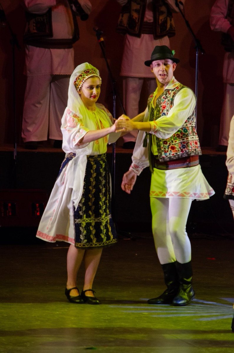 Gerardo_Bece04's tweet photo. Tecomatlán será sede del 3er Festival Internacional de Folclore “Las Culturas del Mundo”. Vive la riqueza cultural de distintos países este 20 de junio a las 11:00 a.m. en el Teatro “Aquiles Córdova Morán”. 🌎 💃🏻 

#FolclorDelMundoEnTecomatlán https://t.co/CWB9IbbrUX