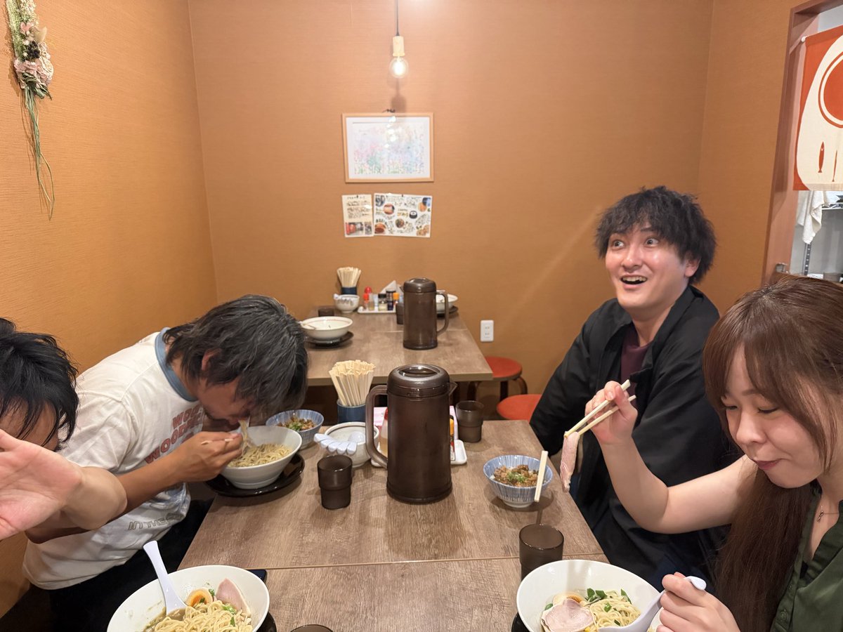 kMerrickBBQ's tweet photo. 昨日の活動報告。

練習前のだるま屋は非常に美味でした。 https://t.co/FqBSDkXDtV