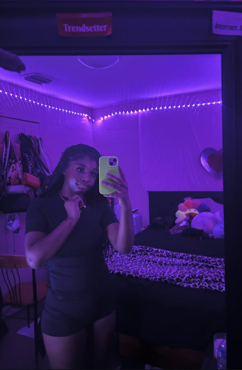 Prettycute_01's tweet photo. Nobody wanna Trib my sexy irl? #nolimit #trib #cumtrib #joi #incest #rapekink https://t.co/Zm5gJL3EYJ