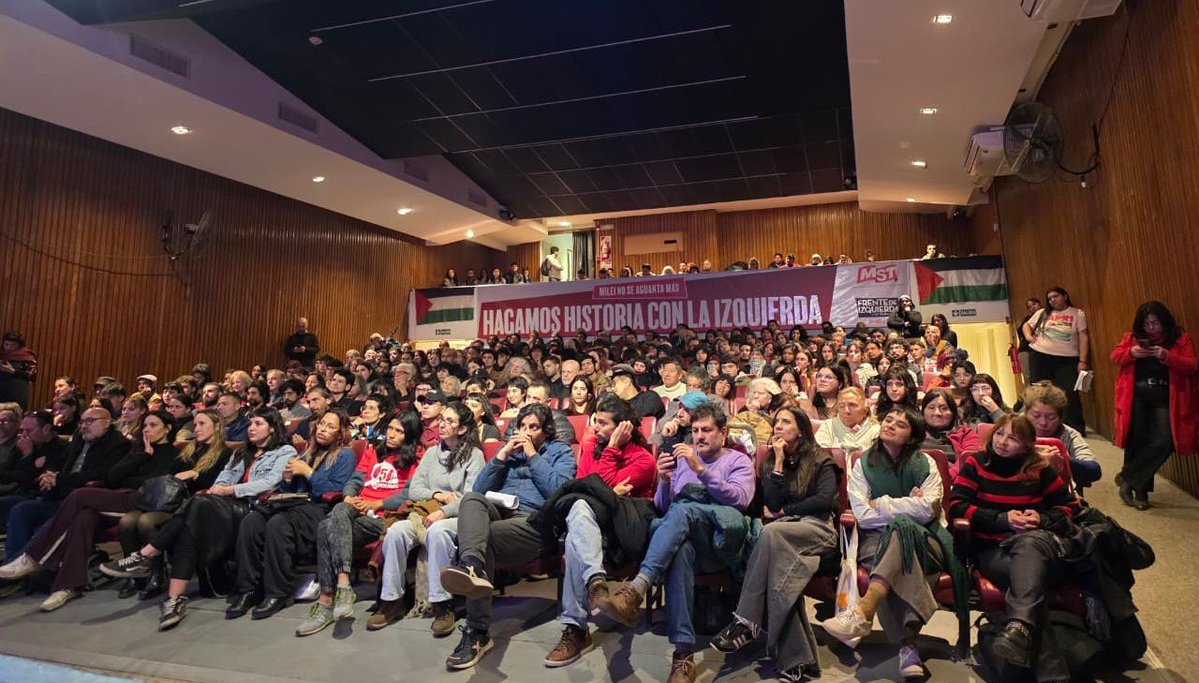 LuciEchevarria's tweet photo. Si tenemos esperanza es porque tenemos las ganas, las ideas, la confianza y sobre todo tenemos la fuerza para cambiar esta realidad que vivimos.
Estamos convencidos que nuestros derechos no son utopías y que hoy -no mañana- tenemos una oportunidad histórica de poner en pie una alternativa real para los sectores populares✊️🔥

@MSTargentina @Ale_Bodart