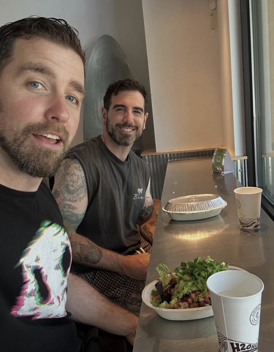 werewolfblake's tweet photo. Brother time https://t.co/si8WjWV8vB