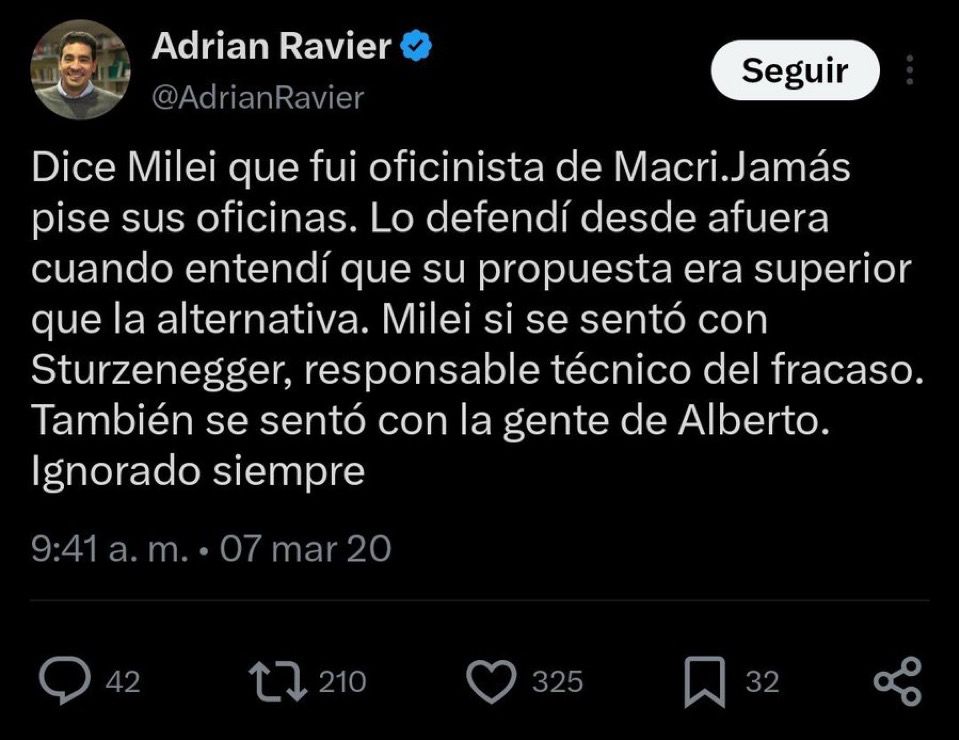 rinconet's tweet photo. -¿Hola Fede?, soy Adrián... Adrián Ravier... te quería decir que siempre te admiré mucho y estoy feliz de que podamos trabajar juntos... ¿hola? ¿Fede?.. ¡pucha, se volvió a cortar! https://t.co/WcQT3rWdkz