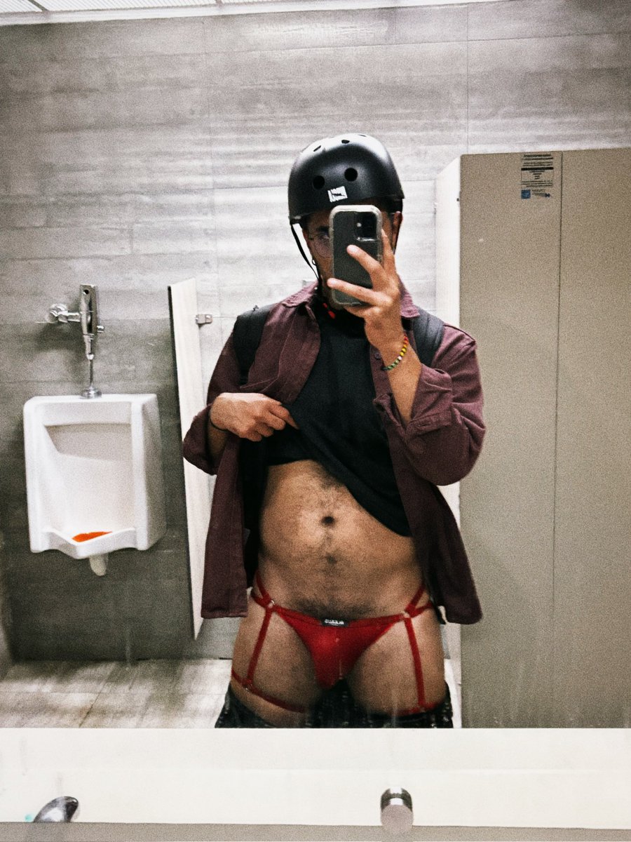 Valhh95's tweet photo. Ya se siente el viernes 🥵 https://t.co/lFYx0uFAJr