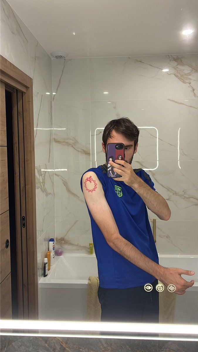 nyxphantom66's tweet photo. @Euuuuuuhh_ Voilà le miens de tatouage https://t.co/uKATlreglH