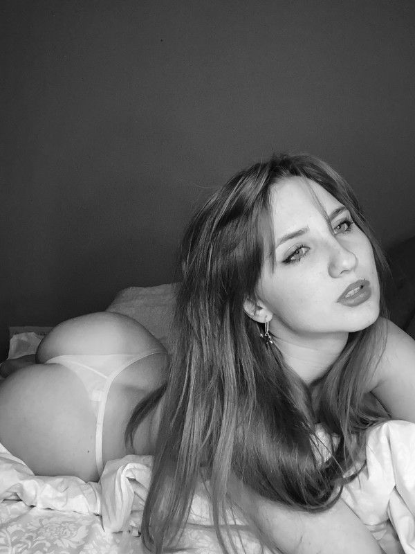 AmyBae__'s tweet photo. I’ve got a playful surprise lined up… 💫 https://t.co/tjvW5Bs7SE https://t.co/oHtj01RZPE