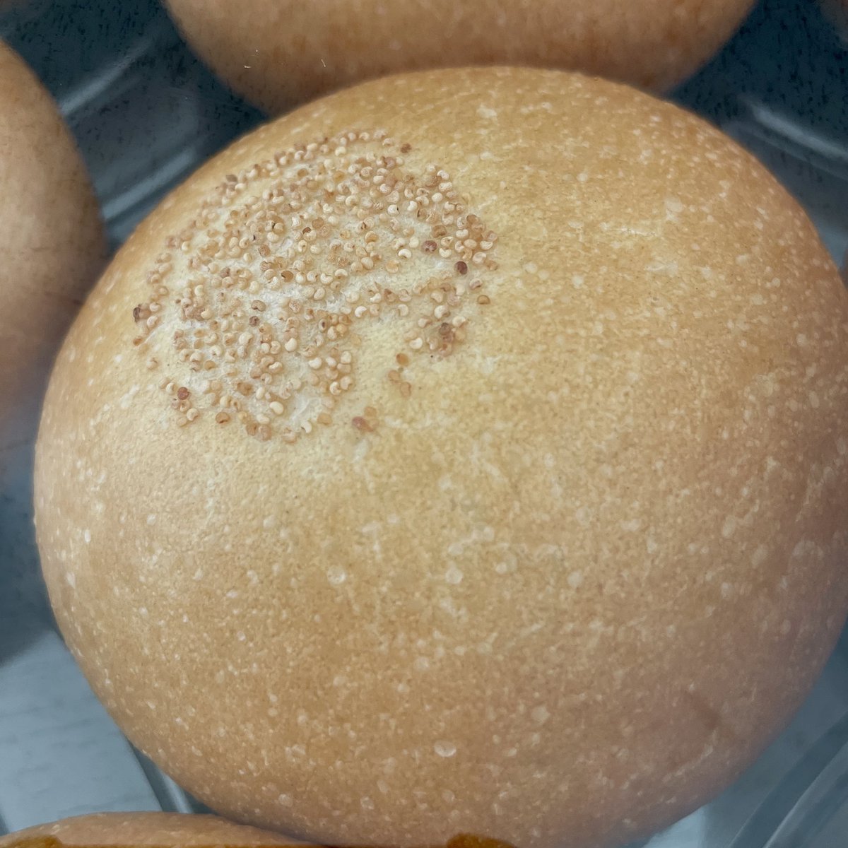 rsroger555's tweet photo. Shopping at Costco. French-style sweet bean paste buns😳
#costcos #karkland #フランスあんぱん🇫🇷 https://t.co/DPwjbcY9fJ