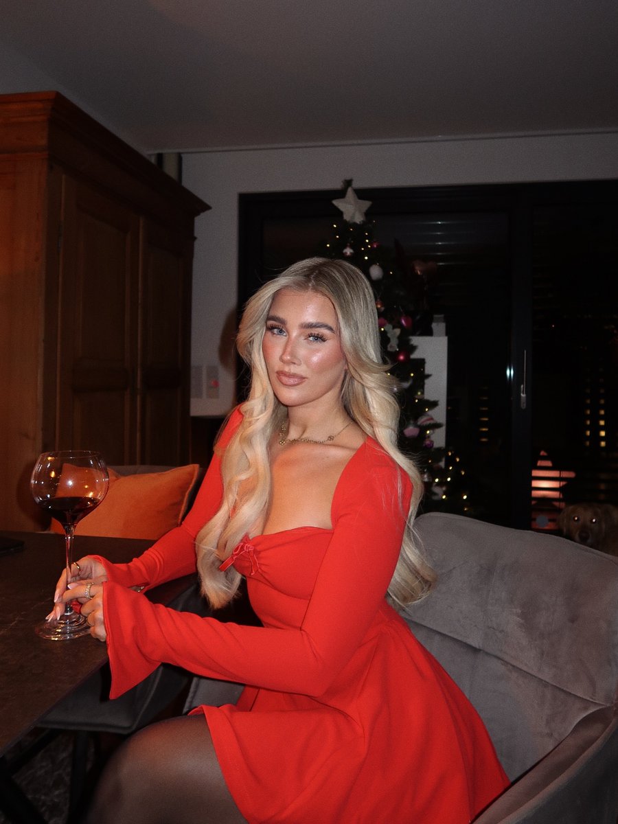 Isabella11dk's tweet photo. Friday Night โจ
A glass of wine, good conversation, and gratitude for life's blessings. Proud to support President Trump and the values that made America strong. ๐บ๐ธโค๏ธ
#TrumpSupporter #AmericaFirst https://t.co/gnbVbKvEdi