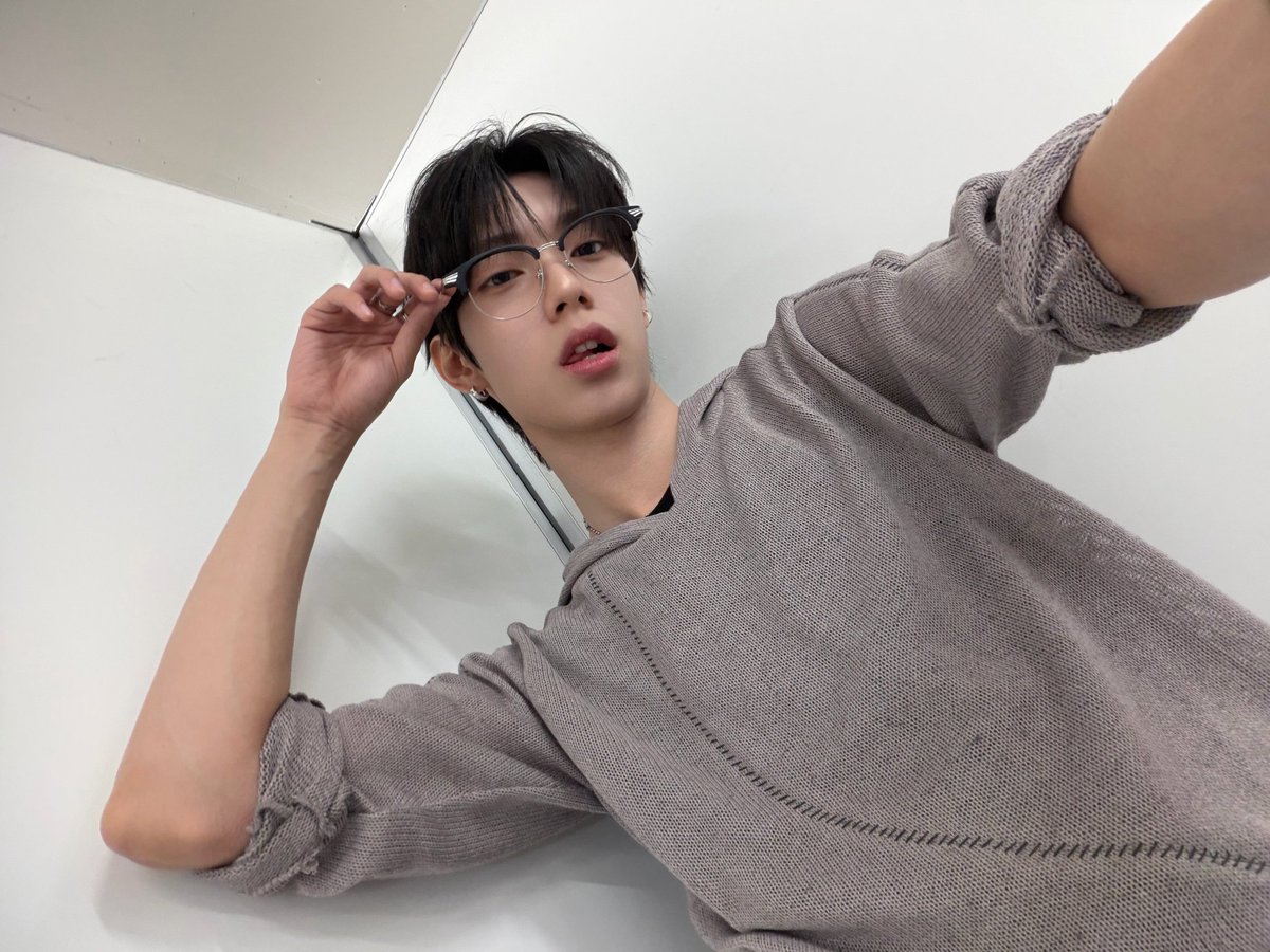 FlareUupdates's tweet photo. 💎#liyu #최립우 update 190627 #FLAREU #플레어유갤러리에
갤러리에 있었어요 https://t.co/KofRew6TE1