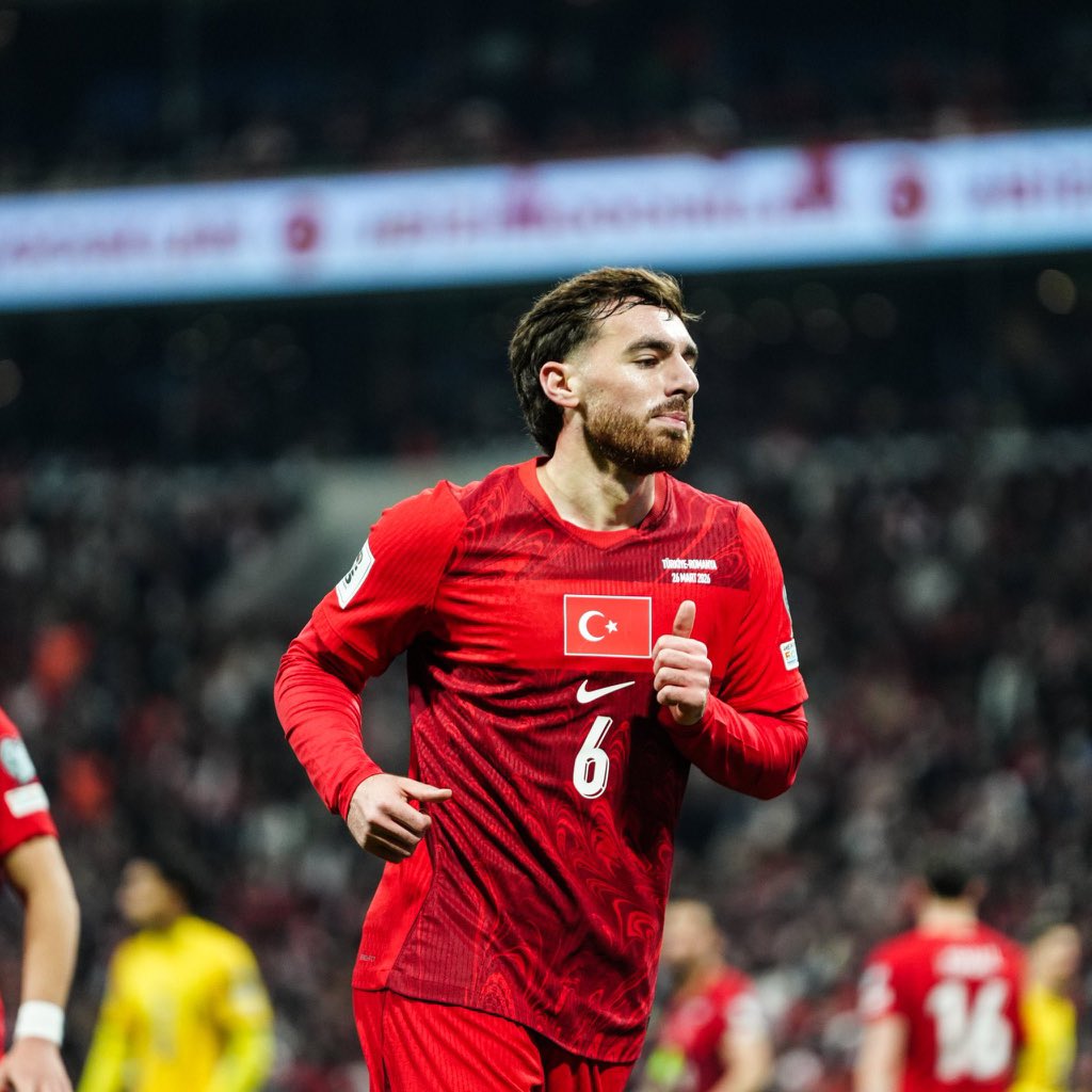 ellmusti's tweet photo. Soruyoruz.. Orkun bu sezon bu kadar formda iken , bir anda nasıl kesik yiyor..
Bunun Sebebi ve etkisinde Hakan Çalhanoğlu etki ediyor mu etmiyor mu.. 

Ben sadece Montella’nın karar verdiğini düşünmüyorum.. https://t.co/K8O4HF8M42