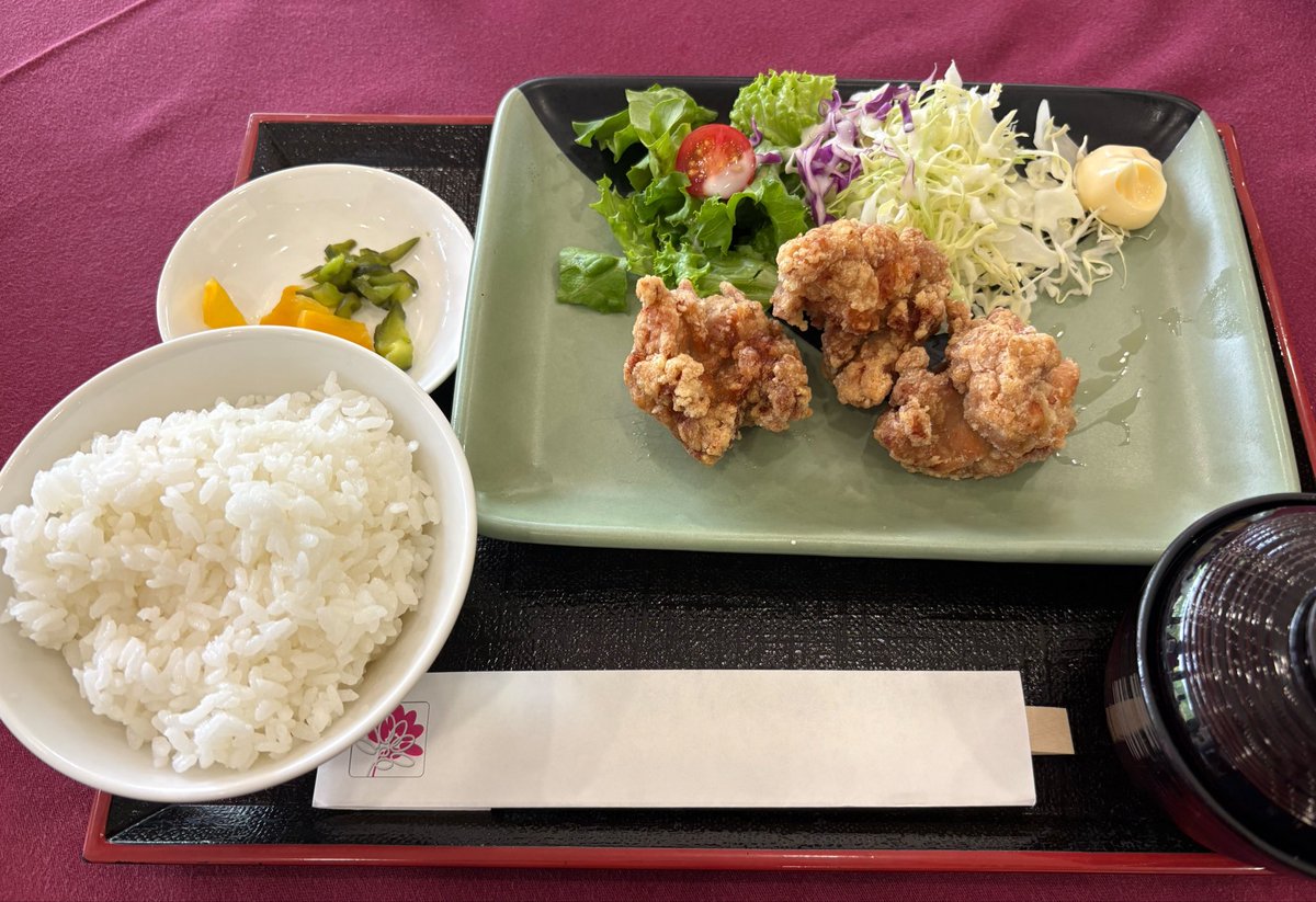 kyfc6161's tweet photo. 北海道　ゴルフ一人旅

本日は登別ゴルフ倶楽部でプレー。事前口コミ通り、かなーり良いコース👍

景観最高✨
芝の状態もGood
グリーンも綺麗に整備
スピードは9弱

今日はオープンコンペでスループレイ食事付きで15000円

スコアはシャンク2回あったけど
前半49 後半46 Total 95
100切れて　満足だ https://t.co/6N1iXysXA6