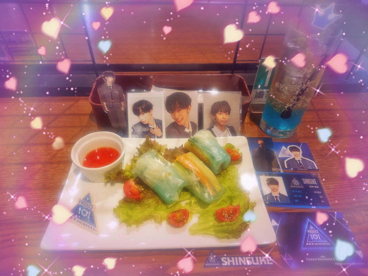 hitomindd's tweet photo. 滑り込みで日プ新世界カフェ！ふつーにご飯美味しかったぞ。なんやかんやでポスカもちょっとほしい方に変えてもらえて良かった良かった（そもそも大好きな子達ほぼポスカにいないのよ😭）ぜーんぜん一人でいけたし治安も良かった https://t.co/V1qxeuHZ96