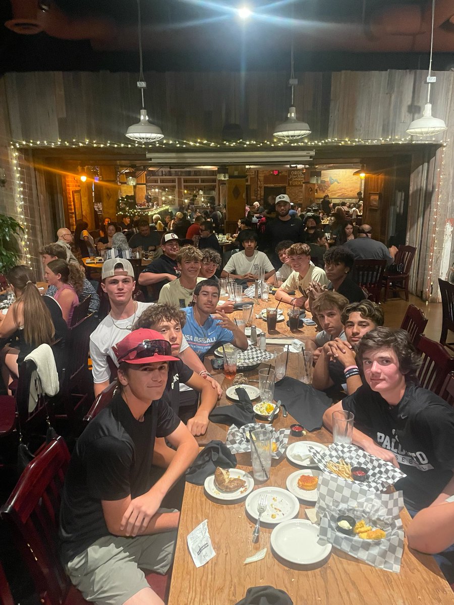 NorCalBaseball's tweet photo. Our 2029 guys hitting up @bobbyqs like we do every trip to AZ. Good food and great after dinner donuts. Good group playing well at @USABaseball15U  @NorCalU1 https://t.co/IWqJwOz683