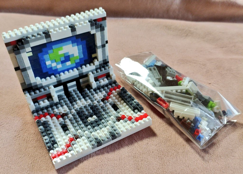 asn09cs's tweet photo. ミタクルブロックつくるのとビギニングラセフ追うの相性が良すぎる
これは最初に作ったステージ(と余りブロック) https://t.co/2ULeISRekh